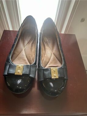 White Mountain Black Patent Toe Bow Flats with Gold Studs - Women